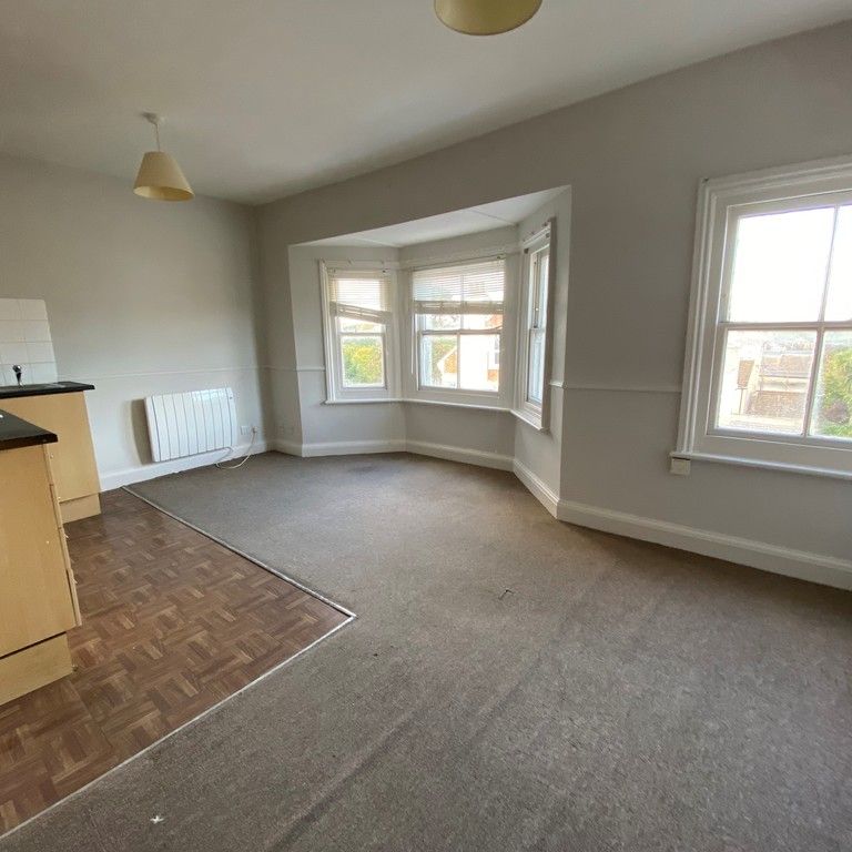 2 bed apartment to rent in Clarence Road, St. Leonards-on-Sea, TN37 - Photo 1