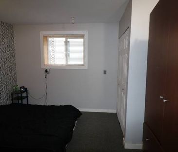 Unfurnished 1 Bed + Den, 1 Bath Lower Suite (Valleycliffe) - Photo 4