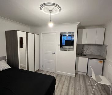 Studio Flat, Studio, E16 - Photo 4