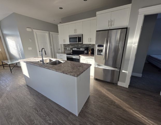 700-079 - MCEVOY 2 - 8312 88 Avenue - Upper - Photo 1