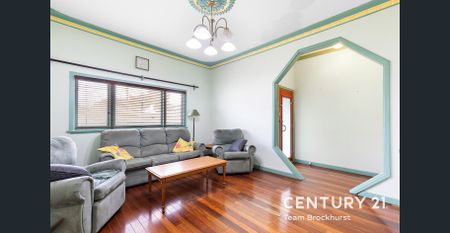 Charming 1950s Home with Modern Flexibility & Pristine Gardens! - Photo 3