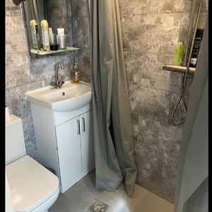 Room in a Shared House, Stockingstone Road, LU2 - Photo 3