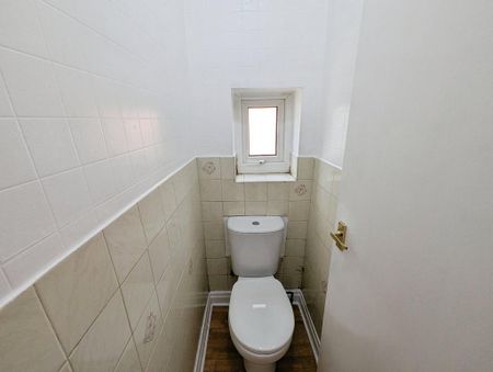 3 bedroom semi-detached house to rent - Photo 4