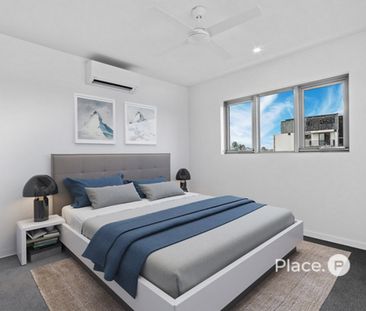 A Sensational Lifestyle Awaits in ‘Dream’ - Ground Floor Unit, with... - Photo 3