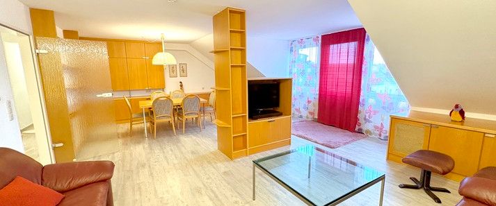 Sehr schöne,helle Dachgeschoss- Wohnung - Foto 1