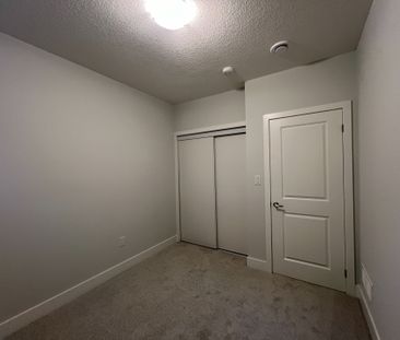 For Lease - 990 Deveron Crescent Unit# 37, London South, Ontario - Photo 4