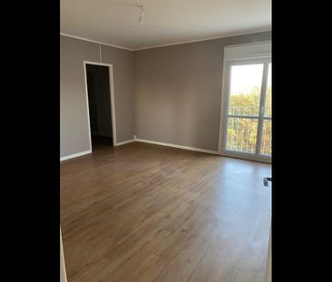 Location Appartement 4 pièces 76 m² Le Blanc - Photo 1