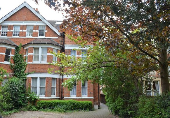 3 bedroom flat to rent - Photo 1