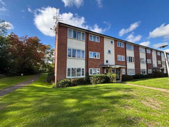 2 bedroom Flat To Let - Photo 1