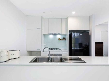 Elevated comfort with riverfront serenity - Photo 4