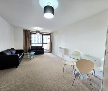 2 bedroom flat to rent - Photo 2