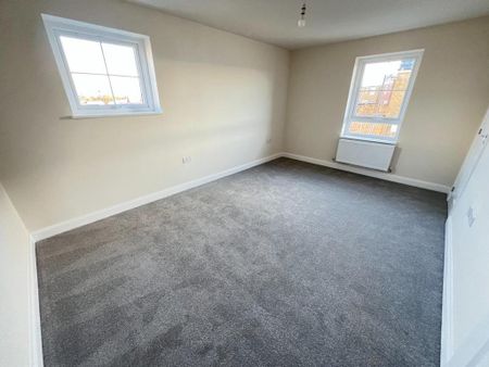 4 bedroom detached house to rent - Photo 4