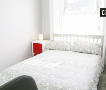 Room in a shared 8-bedroom apartment, Inns Quay, Dublin - Photo 4