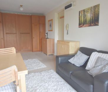 Studio to rent - Photo 3