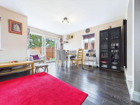 3 bedroom semi-detached house to rent - Photo 4