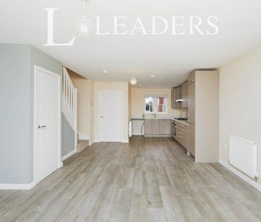 3 bedroom semi-detached house to rent - Photo 3