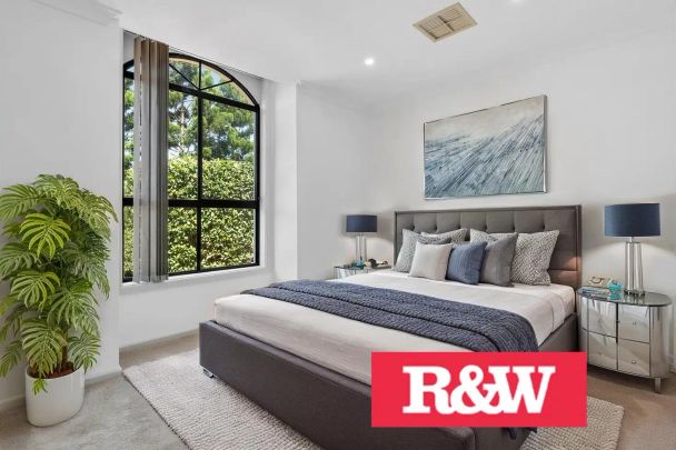 12 Englorie Park Drive, Glen Alpine NSW 2560 - Photo 1