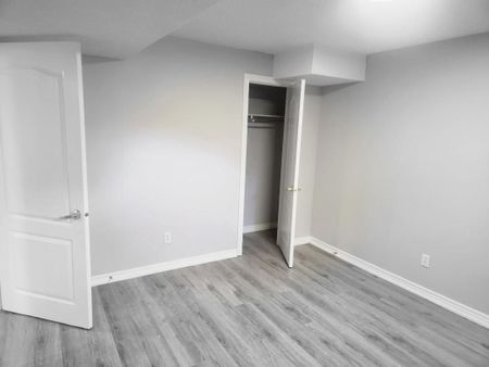 For Lease - 282 Forest Run Boulevard, Vaughan, Ontario - Photo 2