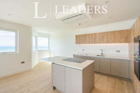 3 bedroom flat to rent - Photo 3