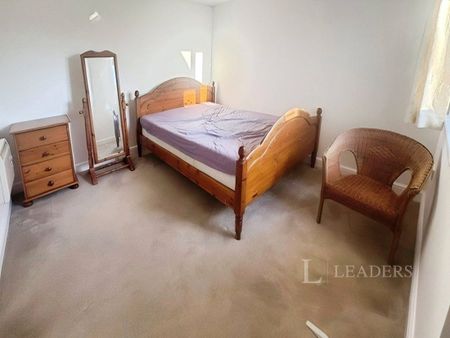 apartment to rent Apollo Way, Cambridge, Cambridgeshire, CB4 - Photo 2