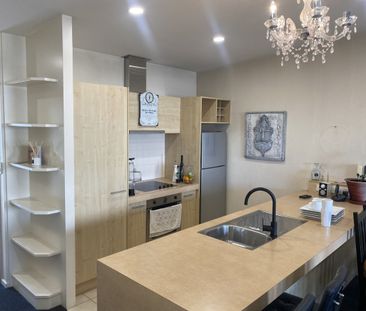 Central Ahuriri Village! - Photo 1