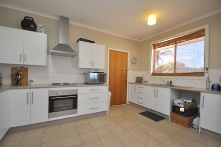 11 Moyes Street, Port Augusta - Photo 4