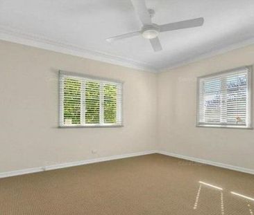 Spacious Family Home for Lease in Hendra - Photo 4