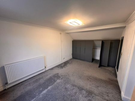 5 Bed Terraced House, Aberdour Road, IG3 - Photo 2