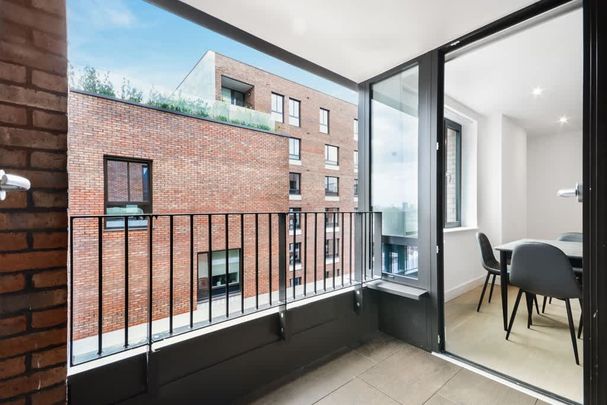 Rosewood Building, Shoreditch Exchange, E2 - Photo 1