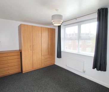 4 Bedroom Terraced House - Photo 5