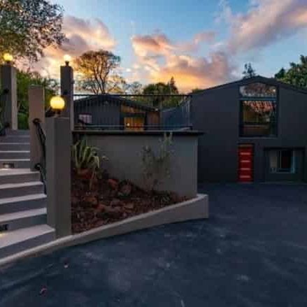 Avonhead, 5 bedrooms - Photo 1