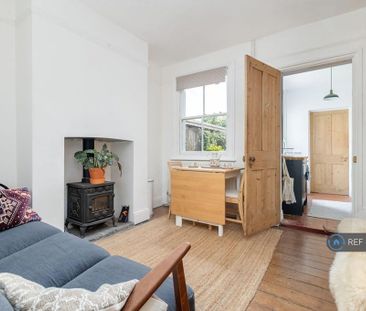 2 bedroom terraced house to rent - Photo 2