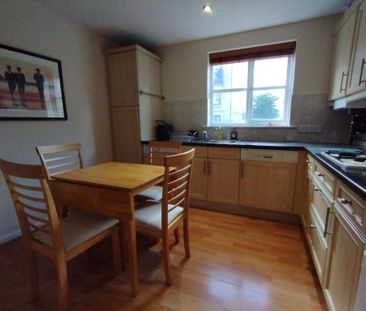 3 bedroom flat to rent - Photo 6
