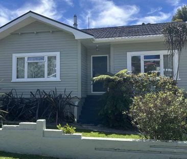 Spacious & Warm 3 Bedroom Family Home - Photo 1