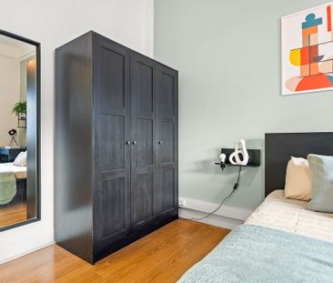 Avenida de Sidónio Pais, Lisbon, Lisbon 1050-215 - Photo 1