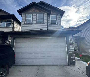Full House 4 beds+Den+BonusRoom — 4 Bedrooms+ Den House - Photo 1