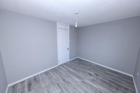 4 bedroom detached house to rent - Photo 4