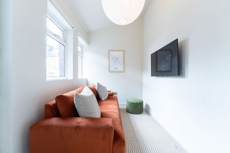 Room in a Shared House, Hough Lane, LS13 - Photo 5