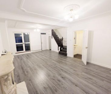 3 bedroom terraced house to rent - Photo 3