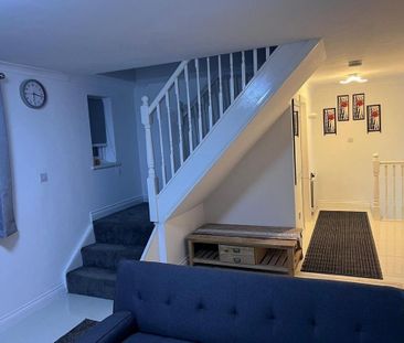 6 bedroom terraced house to rent - Photo 2