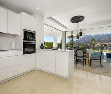 House in Marbella, Costa del Sol - Photo 1