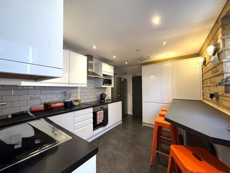 6 bed house share to rent in ROOM LETS, Alphington Road - Photo 2