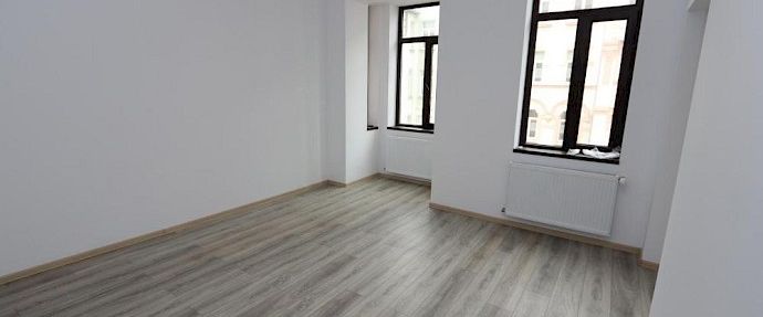 große helle 3 Zimmer Wohnung zentrale Lage mit Balkon - Photo 1