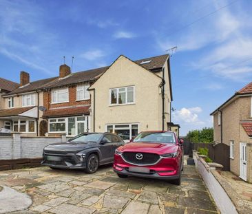 3 bedroom end of terrace house to rent - Photo 2