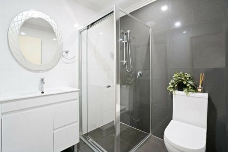 Well Presented 4 Bedroom Townhouse Close to Blacktown CBD! - Photo 4