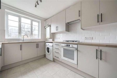 Seymour Court, Eversley Park Road, Winchmore Hill, London, N21 - Photo 4