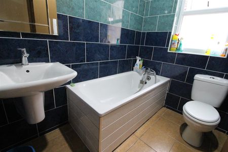 (Bills included) Shrewsbury Road, Forest Gate, E7 - Photo 5