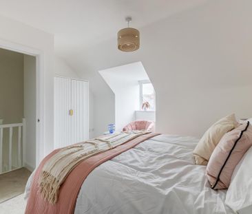 4 bedroom semi-detached house to rent - Photo 6