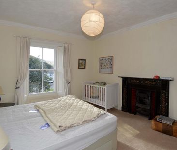 3 Bed House - Terraced - Photo 6