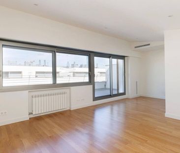 Luxury 4 room Detached House for rent in Sabadell, Catalonia - Photo 3